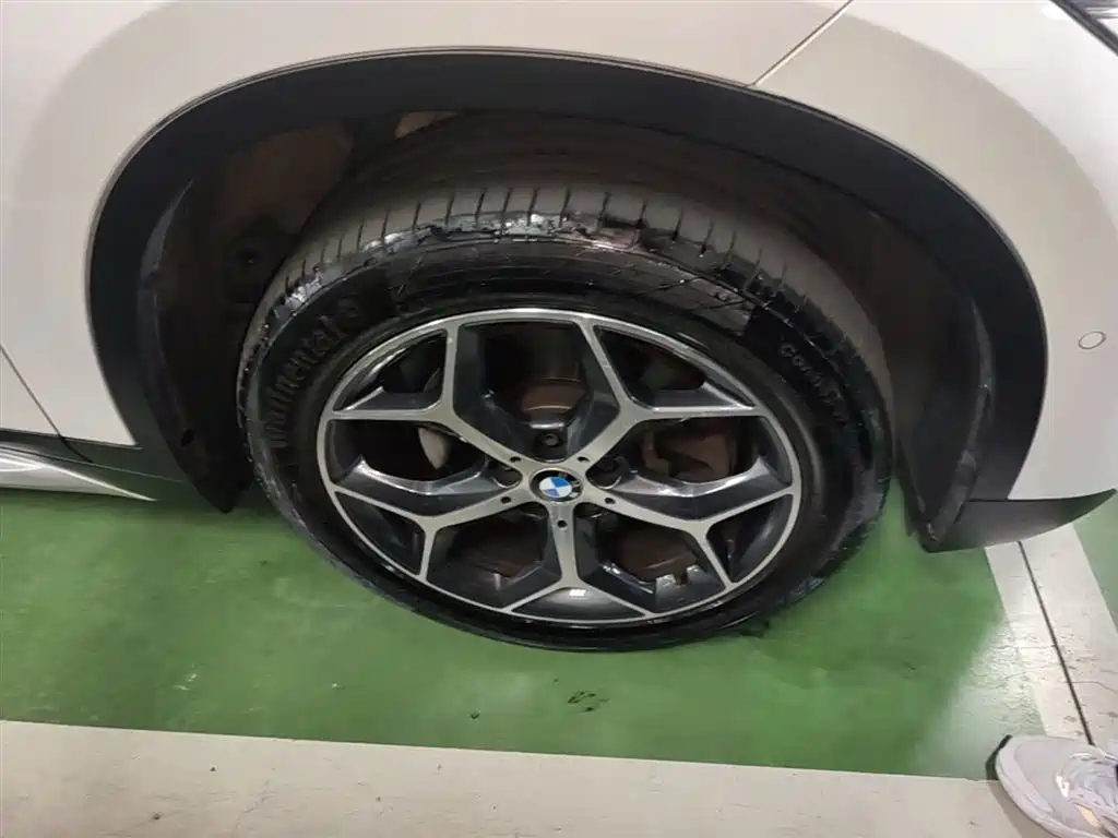 BMW X1 2016 sDrive20Li Luxury Model фото 14