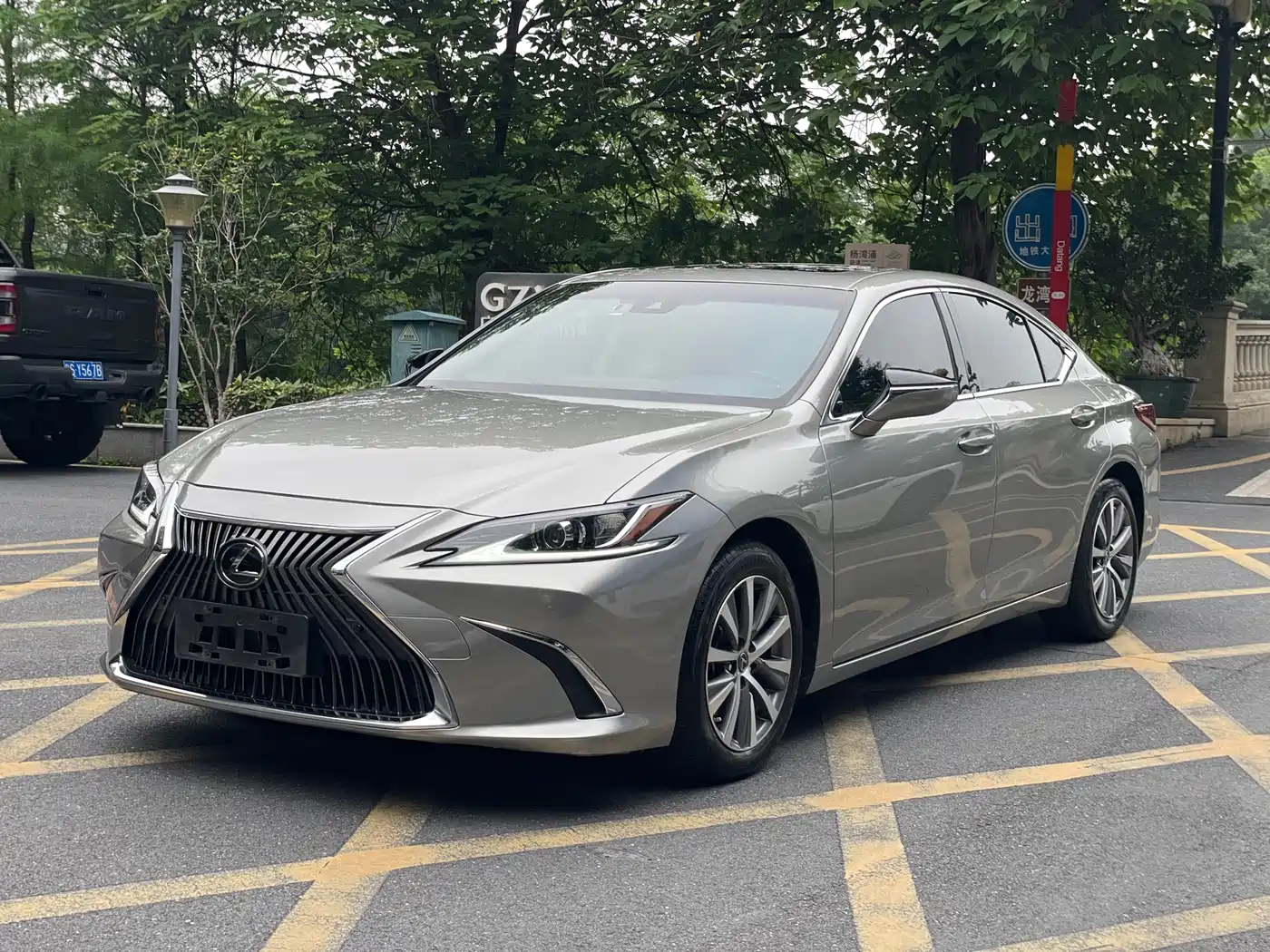 Lexus ES 2018 200 Excellence Edition China V