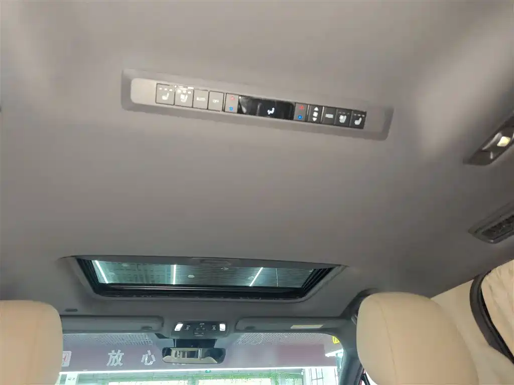 Toyota Sienna 2023 2.5L Hybrid Premium Edition фото 18