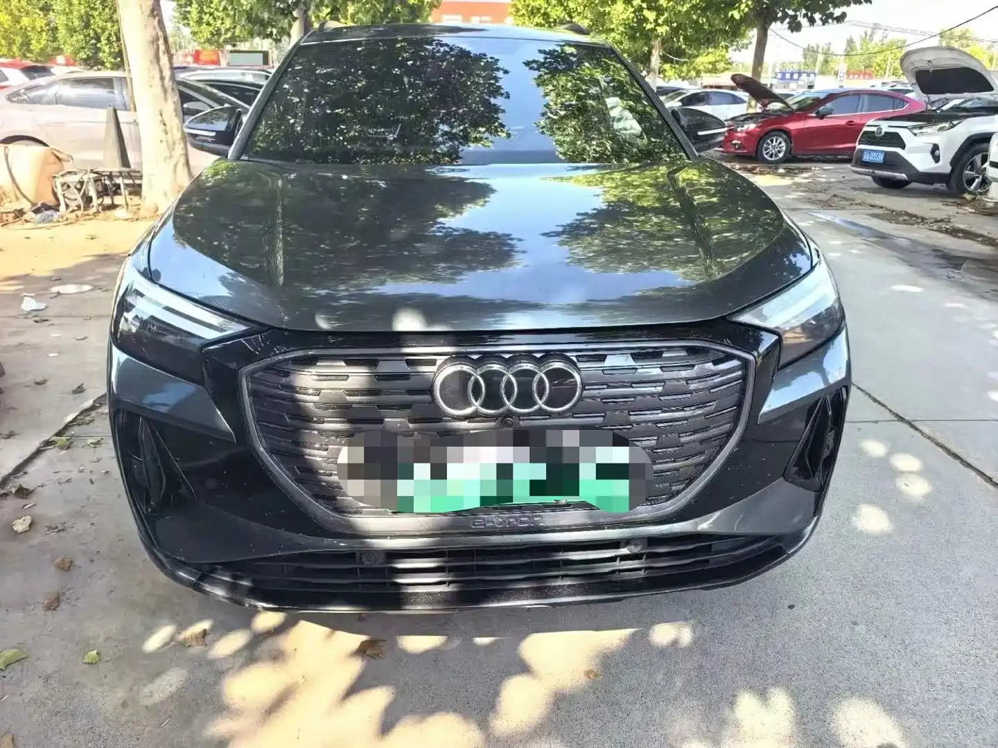 Photo 2 - Audi Q4 e-tron