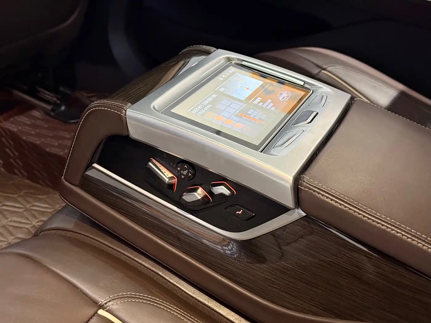 BMW 7 Series 2019 730Li Luxury Package фото 16