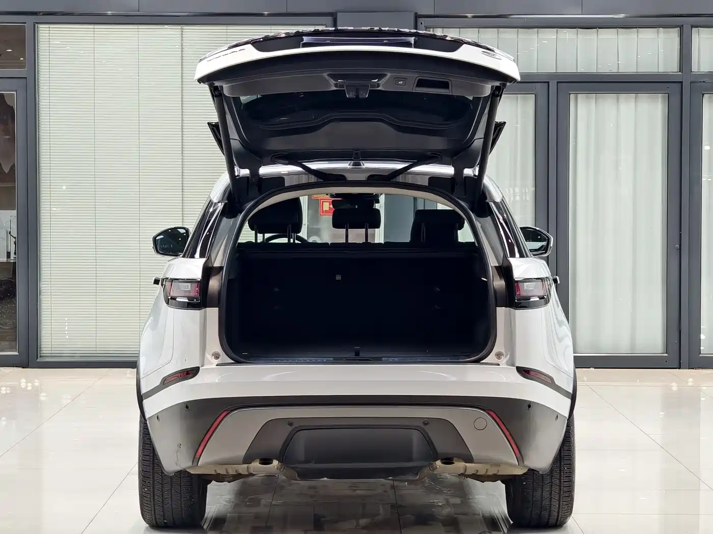 Land Rover Range Rover Velar 2021 P250 фото 14