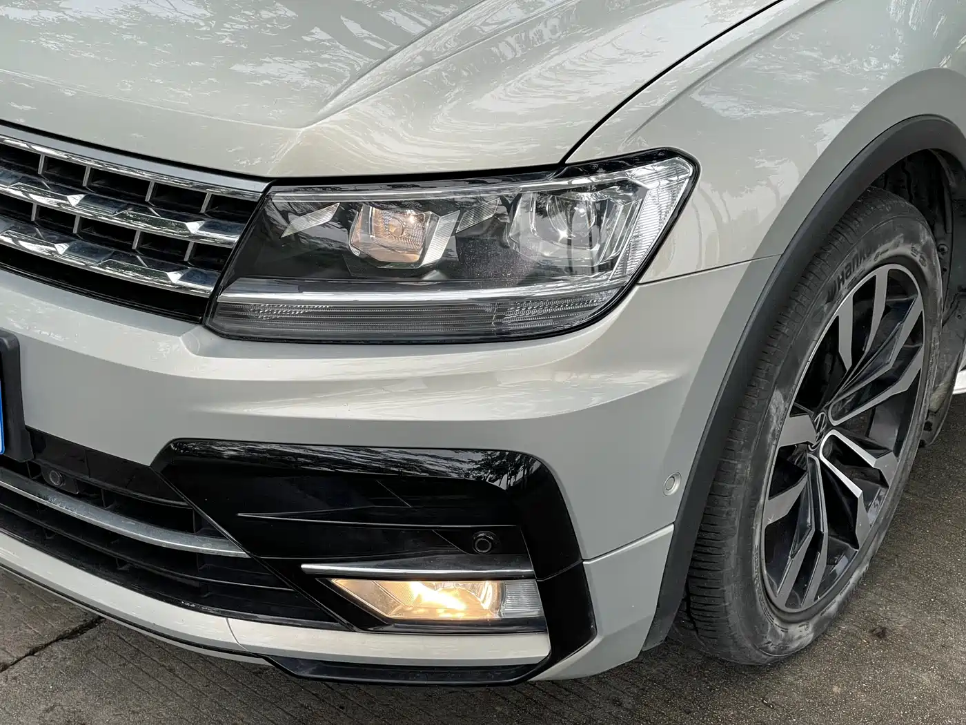 VOLKSWAGEN TIGUAN L