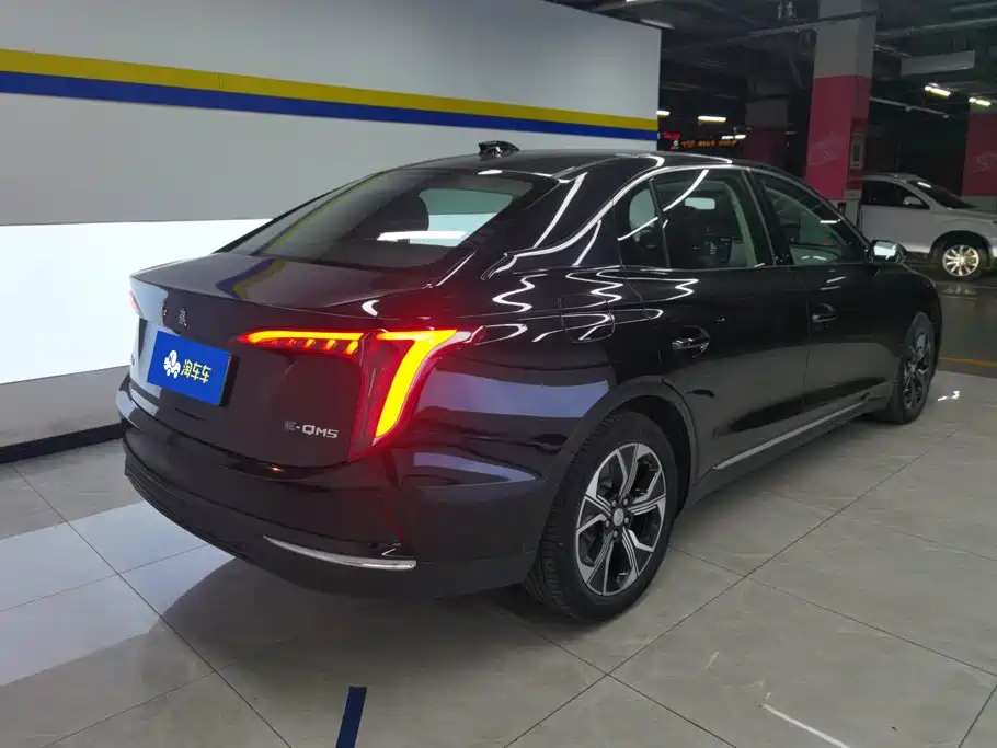 Hongqi E-QM5 2024 2023 Facelift Basic Travel Edition