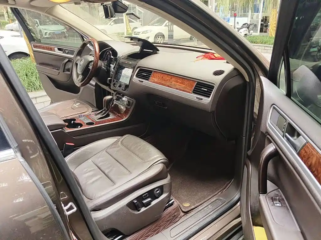 Volkswagen Touareg 2014 2011 3.0TSI Standard