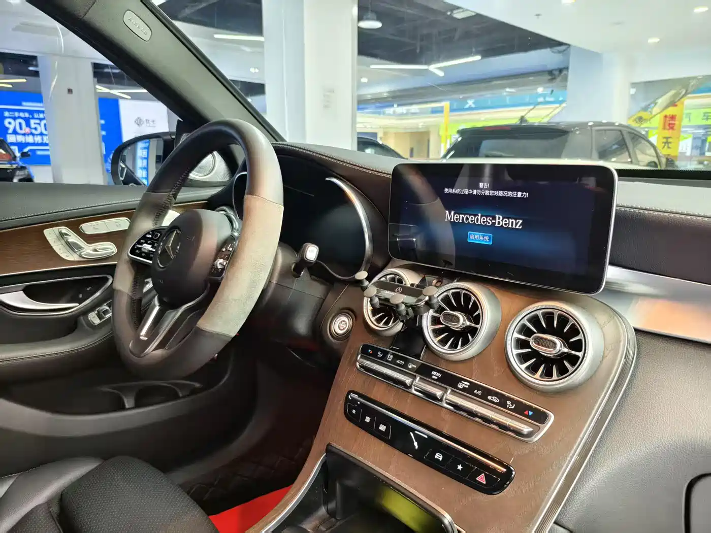 Mercedes-Benz GLC 2021 GLC 260 L 4MATIC Luxury фото 14