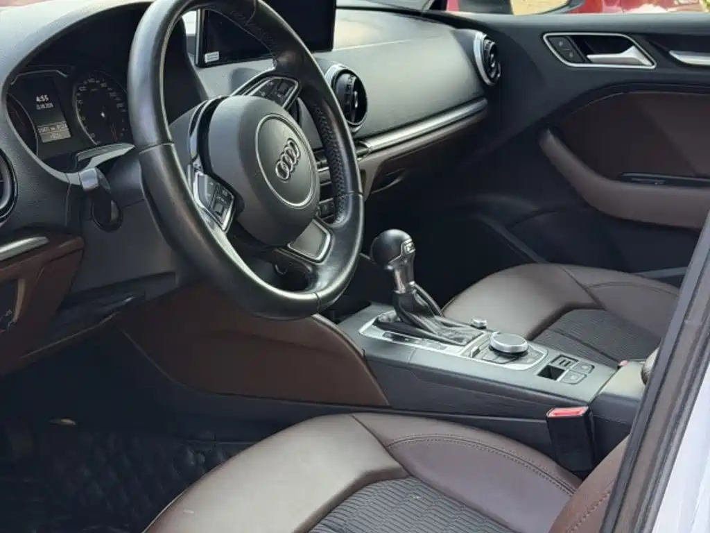Audi A3 (Import) 2014 2014 Sportback 40 TFSI S line Comfort