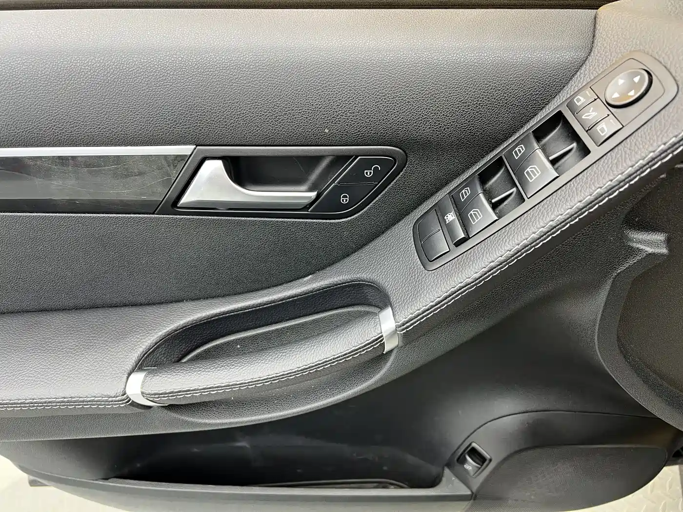Mercedes-Benz R-Class 2017 R 320 4MATIC Business Collector's Edition фото 5