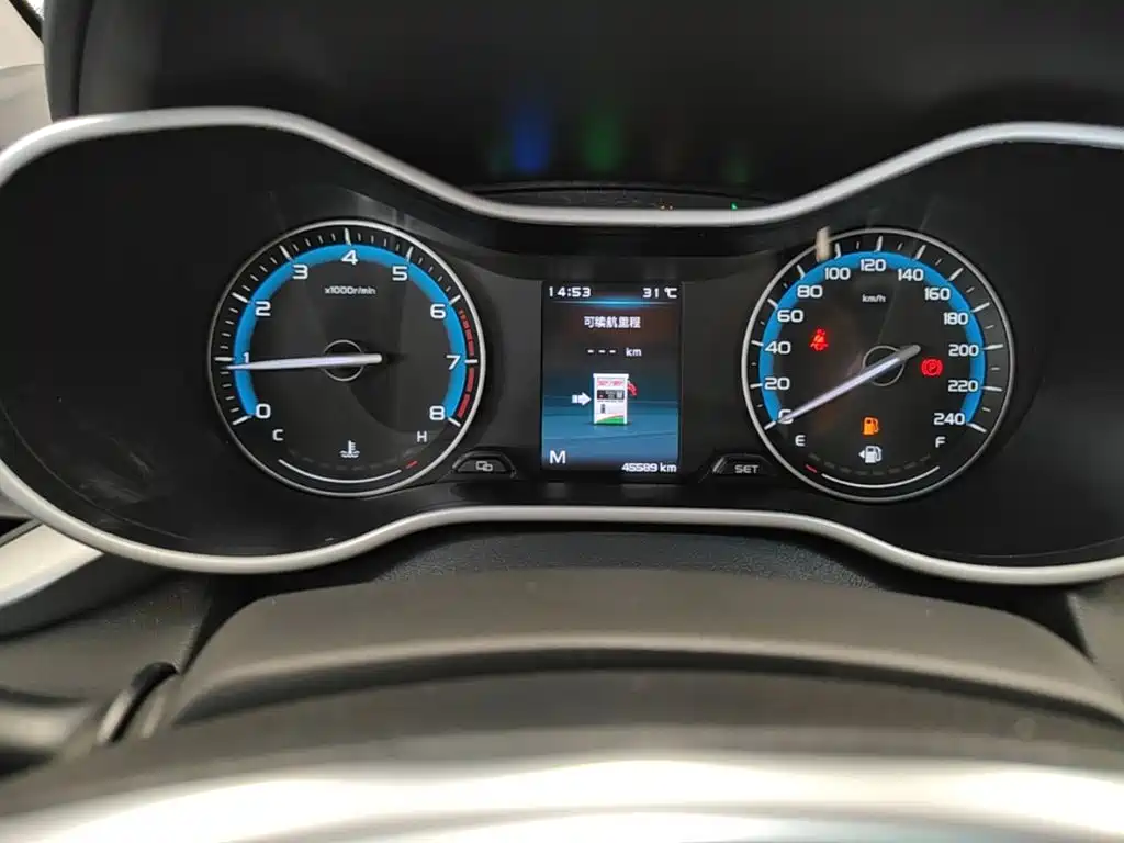 Фото 12 - Geely Emgrand