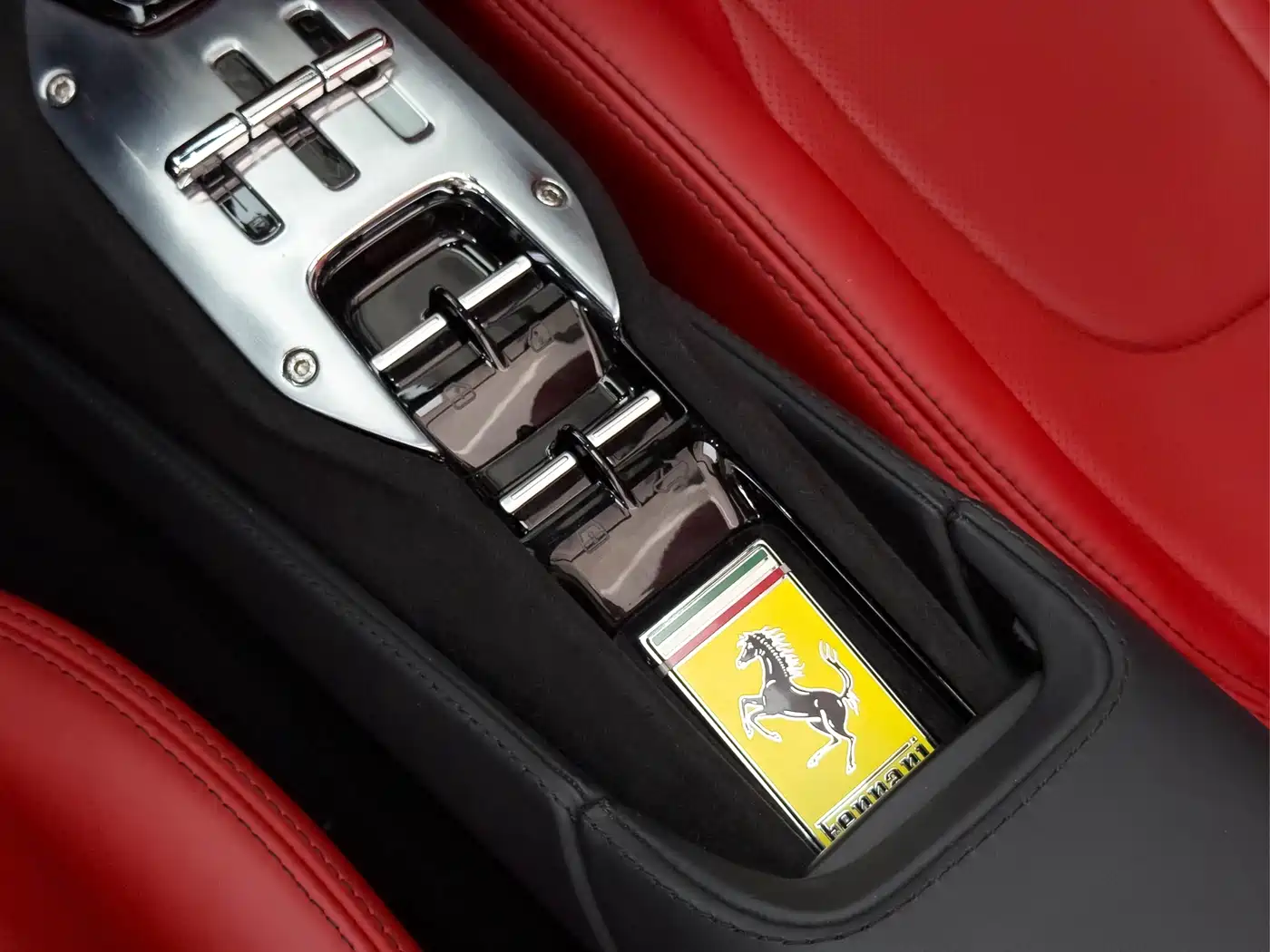 FERRARI SF90