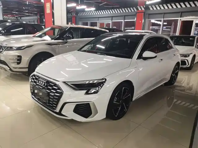 Audi A3 Sportback 35 TFSI, Стиль Спорт