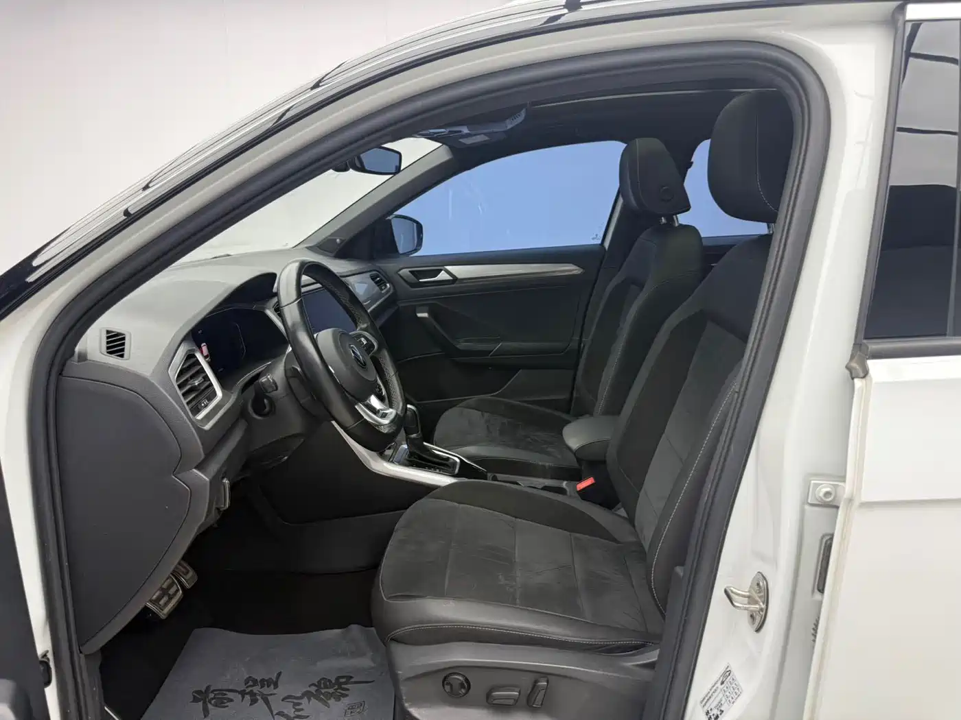Volkswagen T-ROC 2022 280TSI DSG 2WD R-Line Pro PLUS фото 5