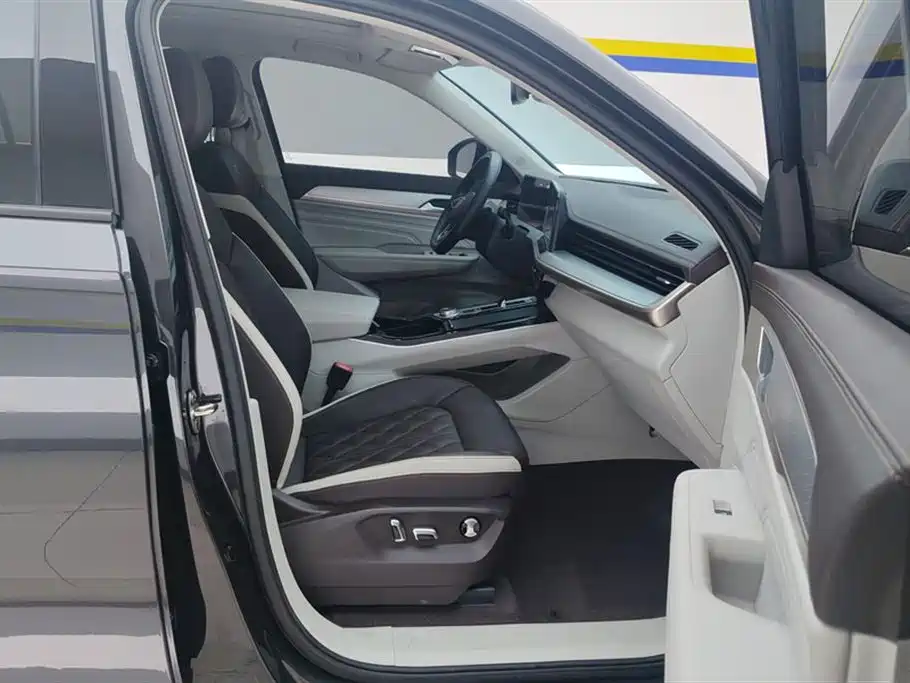 Volkswagen Talagon 2023 380TSI 4WD R-Line Touring Edition фото 8