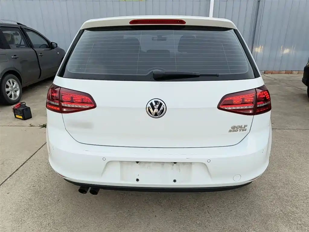 Volkswagen Golf 2017 230TSI Auto Luxury Millionth Anniversary Edition фото 5
