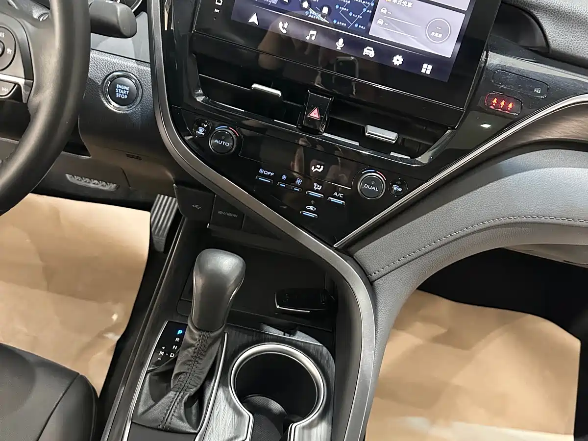 Toyota Camry 2023 2.0G Luxury Edition фото 5
