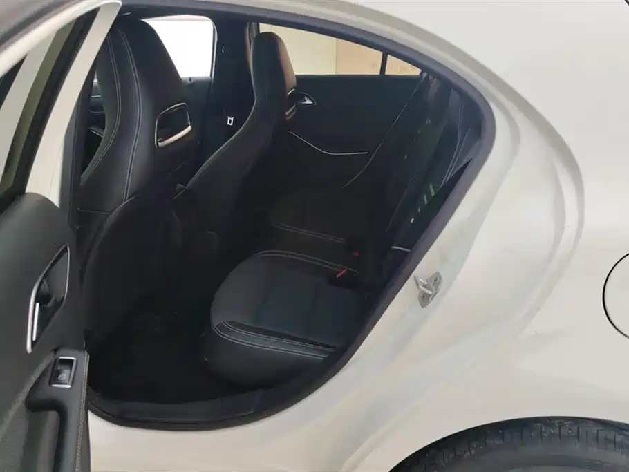 Mercedes-Benz A-Class (Import) 2016 A 180 фото 11