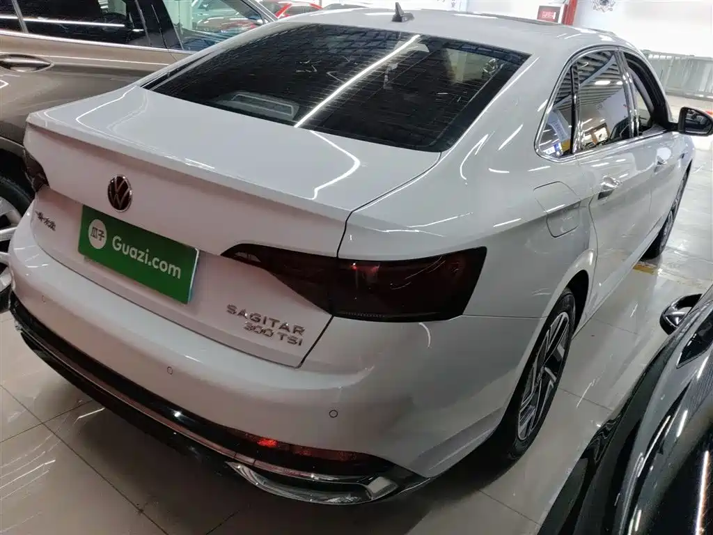 Volkswagen Sagitar 2023 300TSI DSG Surpassing Edition фото 7