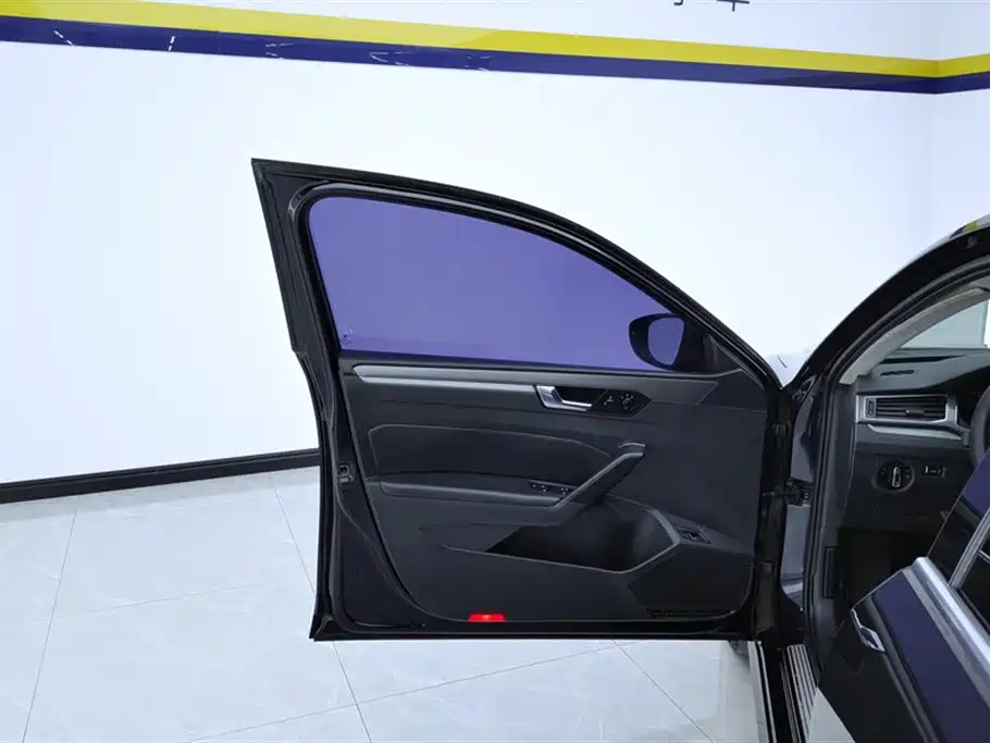 Volkswagen Passat 2017 330TSI DSG Prestige фото 7