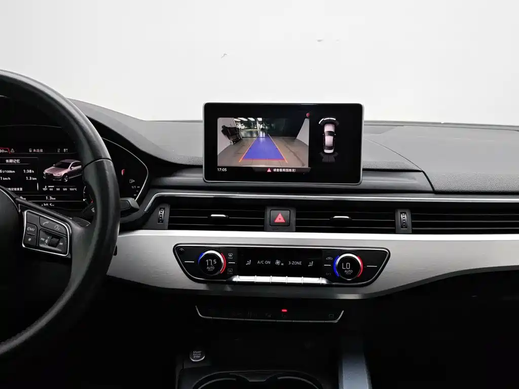 Фото 12 - Audi A4L