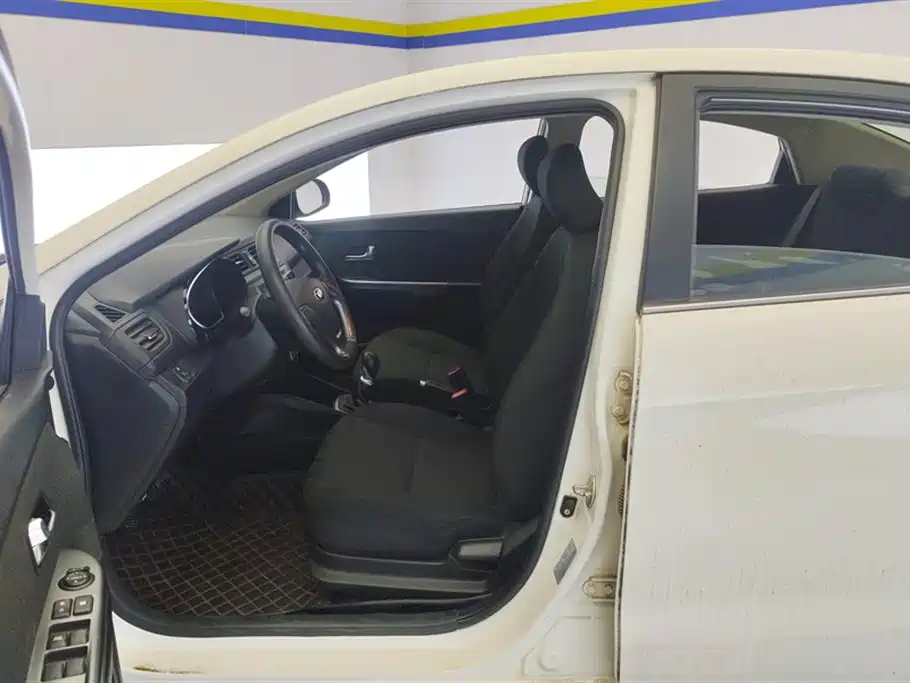 Kia K2 2015 Sedan 1.4L MT GLS фото 9
