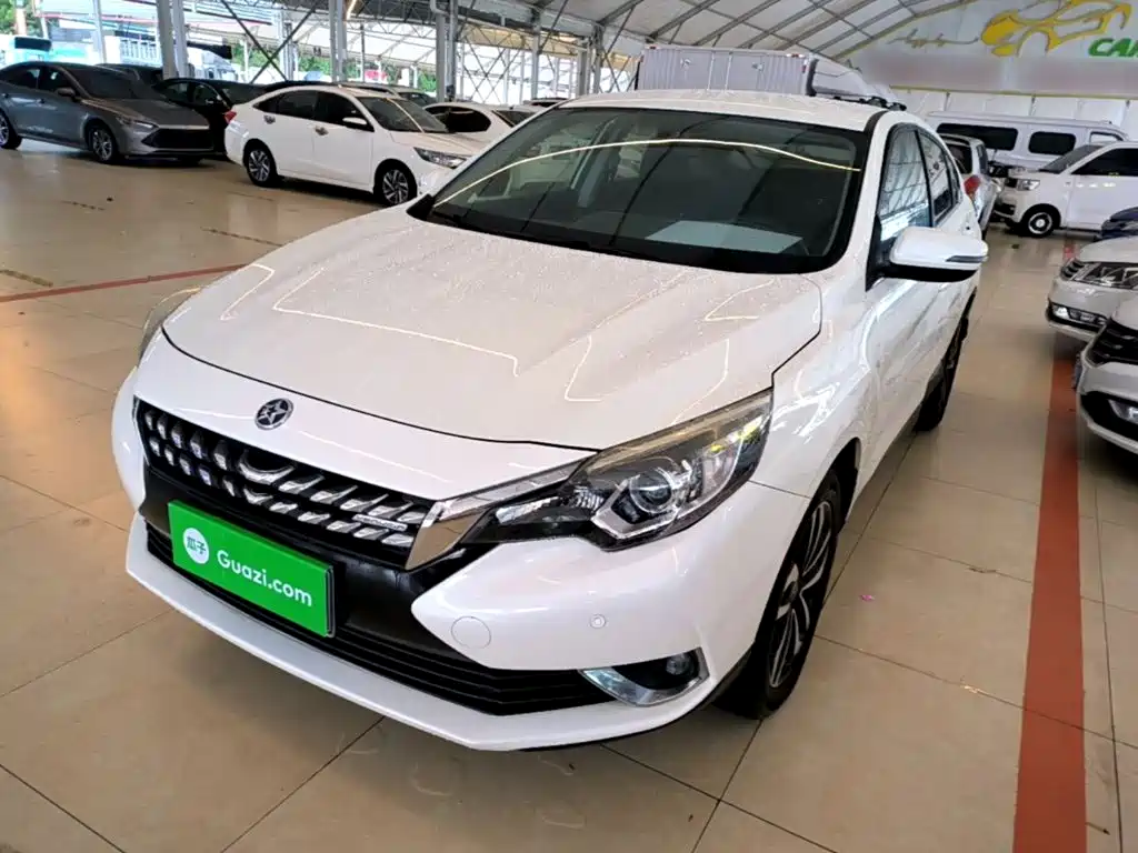 Venucia T90 2018 2018 2.0L CVT Smart Connection Fashion Edition China V