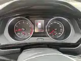 Photo 4 - Volkswagen Tiguan L
