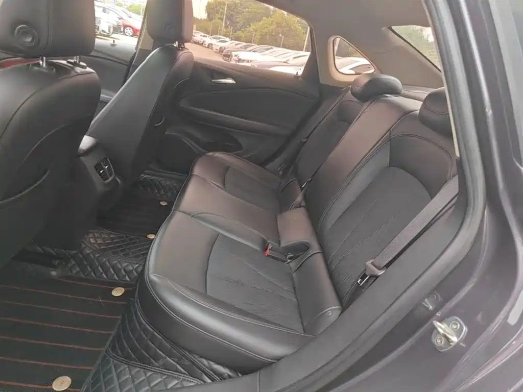 Buick Verano 2018 Sedan 20T Dual Clutch Leading фото 17