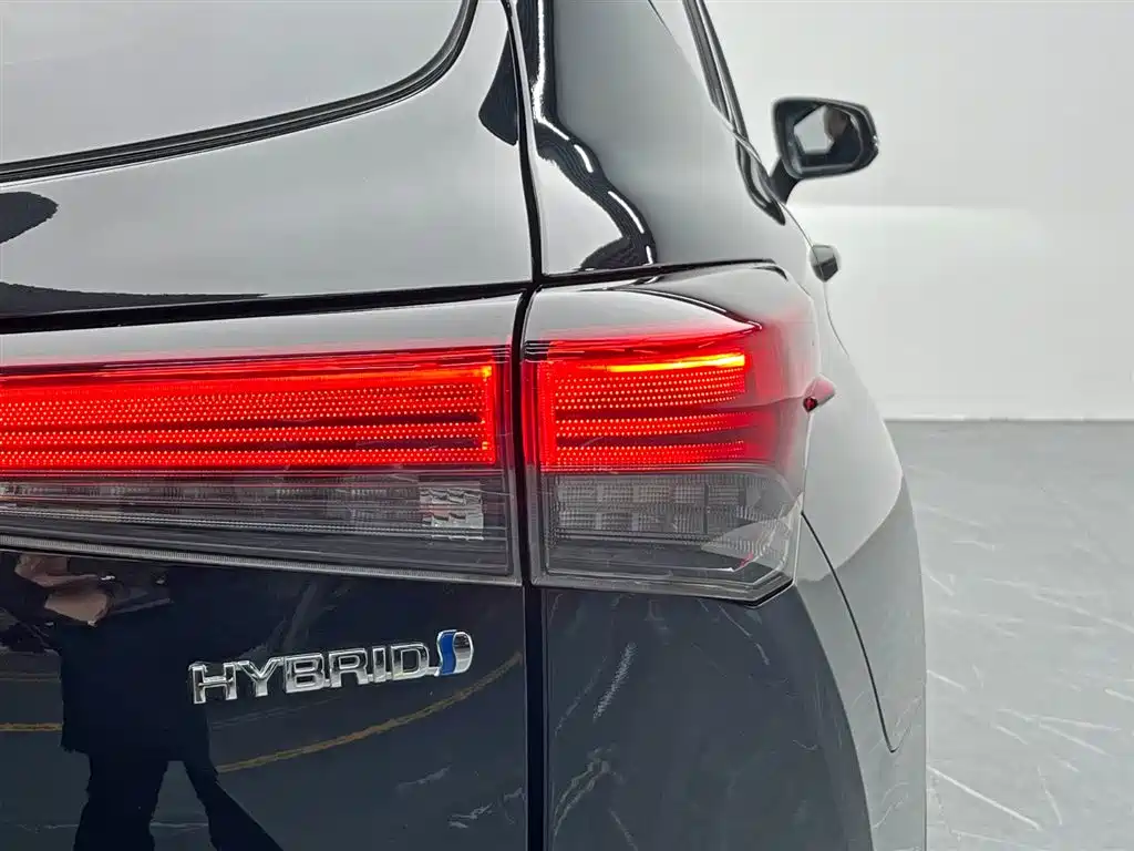 Toyota Crown Kluger 2022 2.5L HEV 4WD Premium Edition фото 10