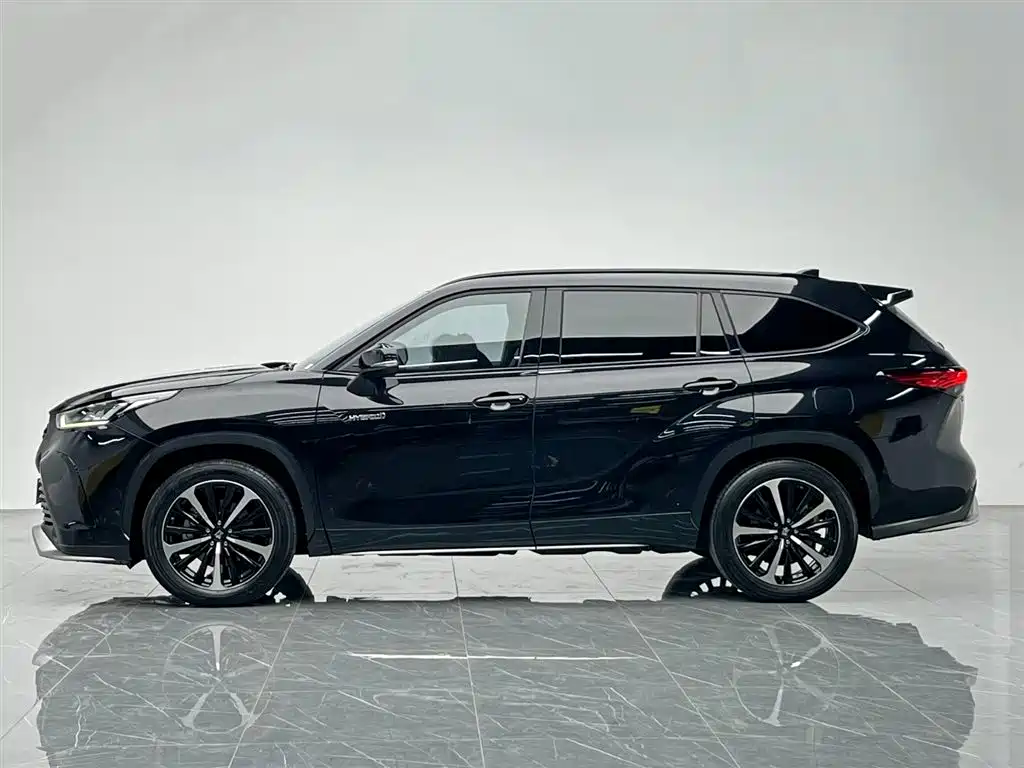 Toyota Crown Kluger 2022 2.5L HEV 4WD Premium Edition фото 3
