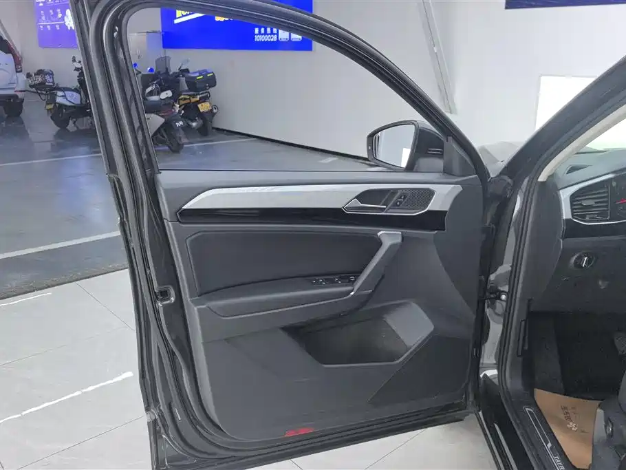 Volkswagen Tayron 2019 330TSI 2WD Luxury China VI фото 7