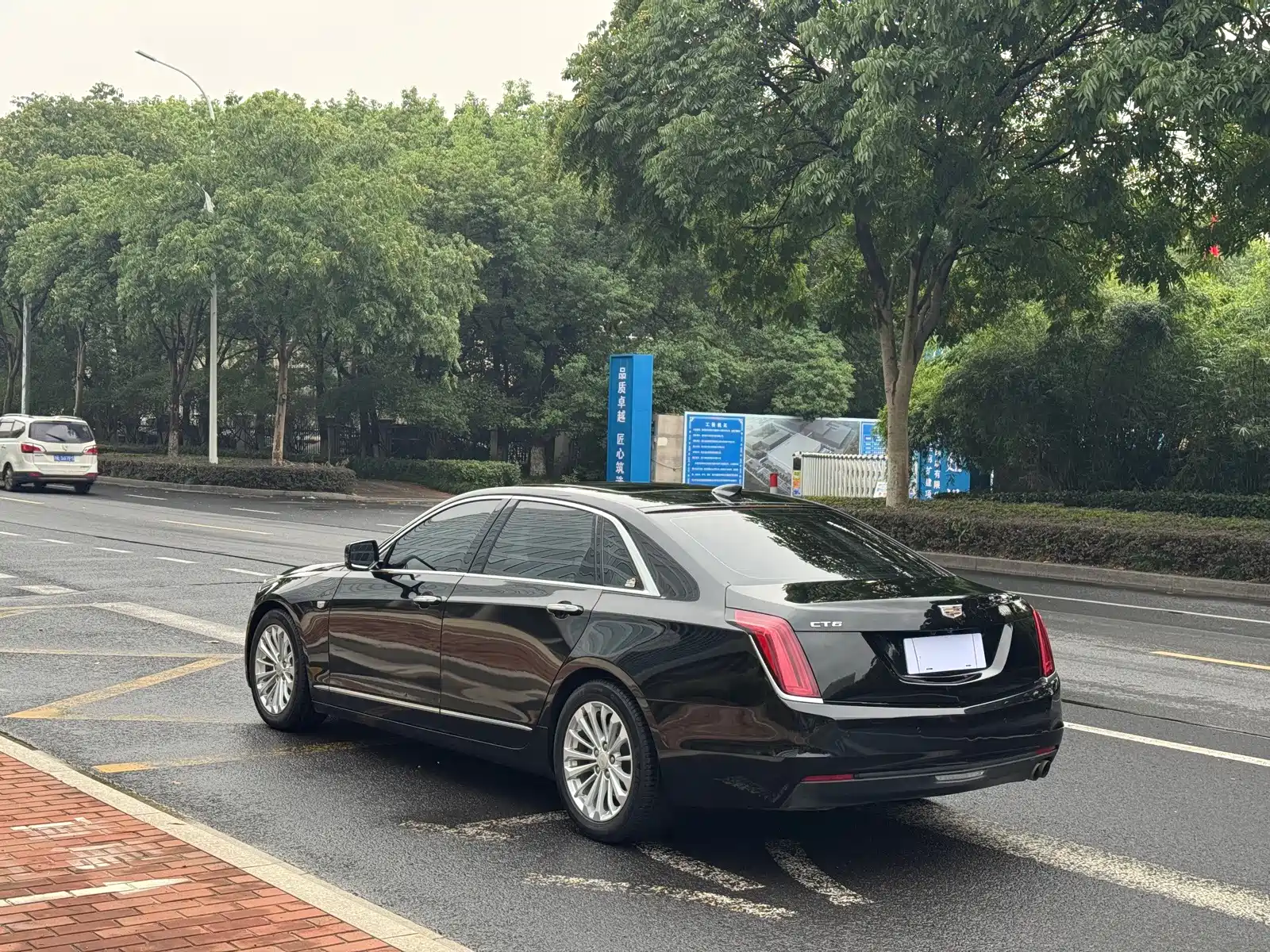 Фото 8 - Cadillac CT6