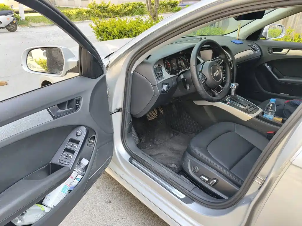 Фото 14 - Audi A4L