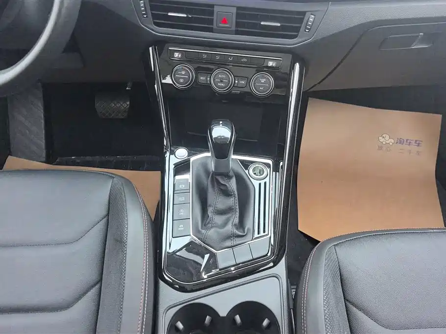Volkswagen Tayron 2019 330TSI 2WD Luxury China VI фото 16