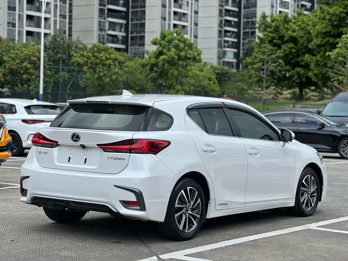 Lexus CT 2020 2017 CT200h Elite Edition Monochrome China V