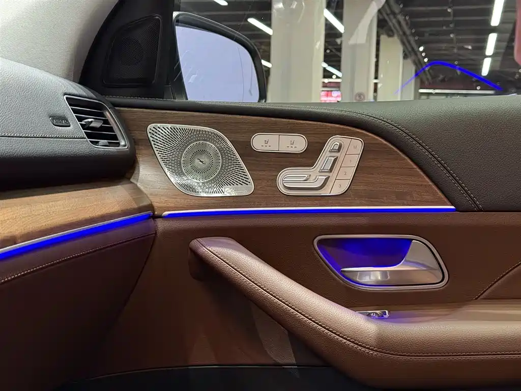 Mercedes-Benz GLS 2024 Model GLS 450 4MATIC Luxury фото 11