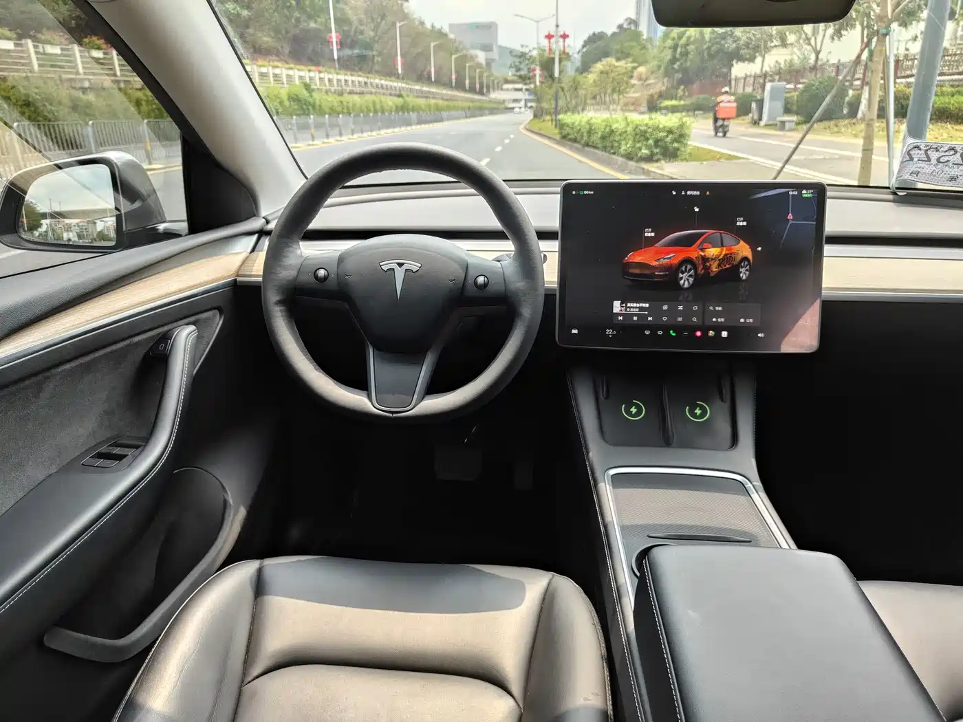 TESLA MODEL Y