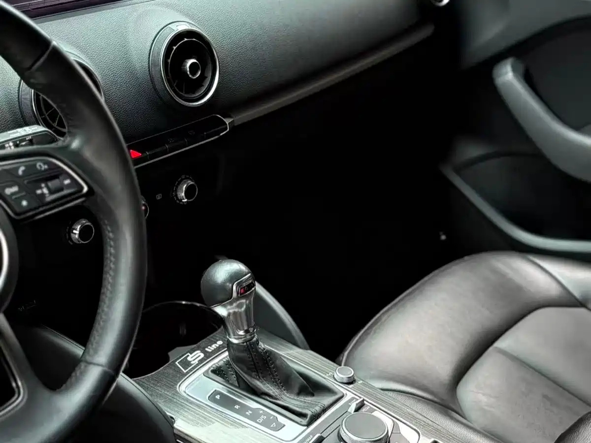 Audi A3 2019 Sportback 35 TFSI Progressive China VI фото 9