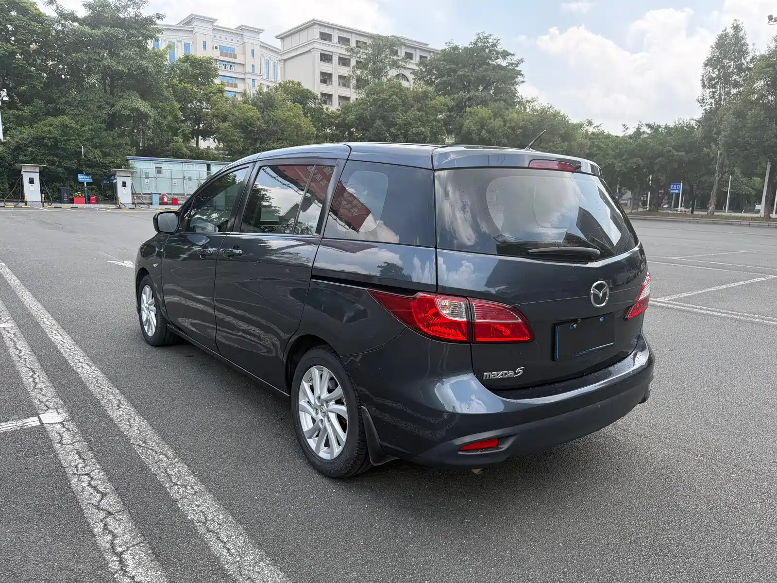 Фото 7 - Mazda Mazda5