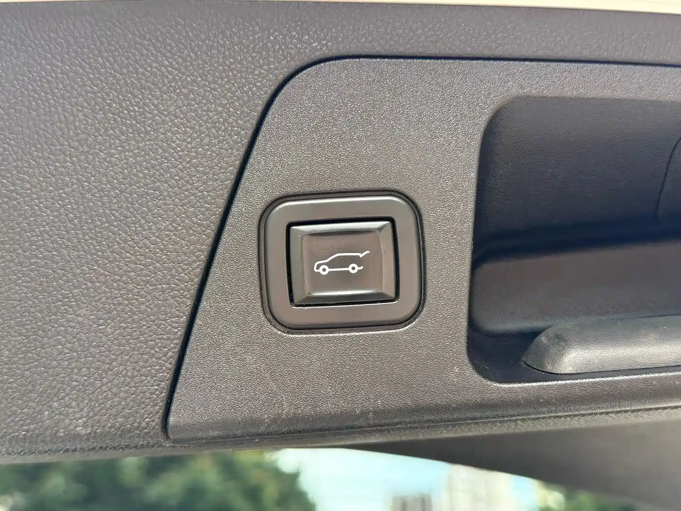 Photo 12 - Buick Envision Plus