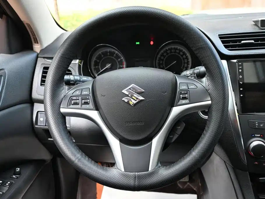 Suzuki Kizashi 2016 2011 2.4L 2WD Sport Navigation Edition