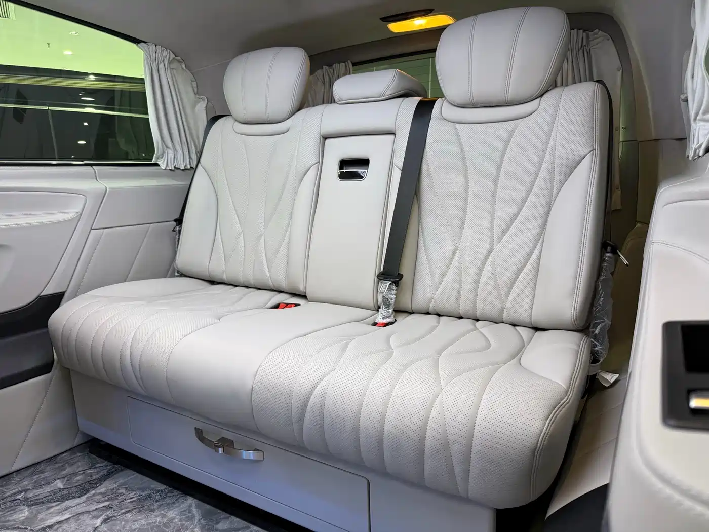 Mercedes-Benz Vito 2023 2.0T Business 7-Seater фото 8