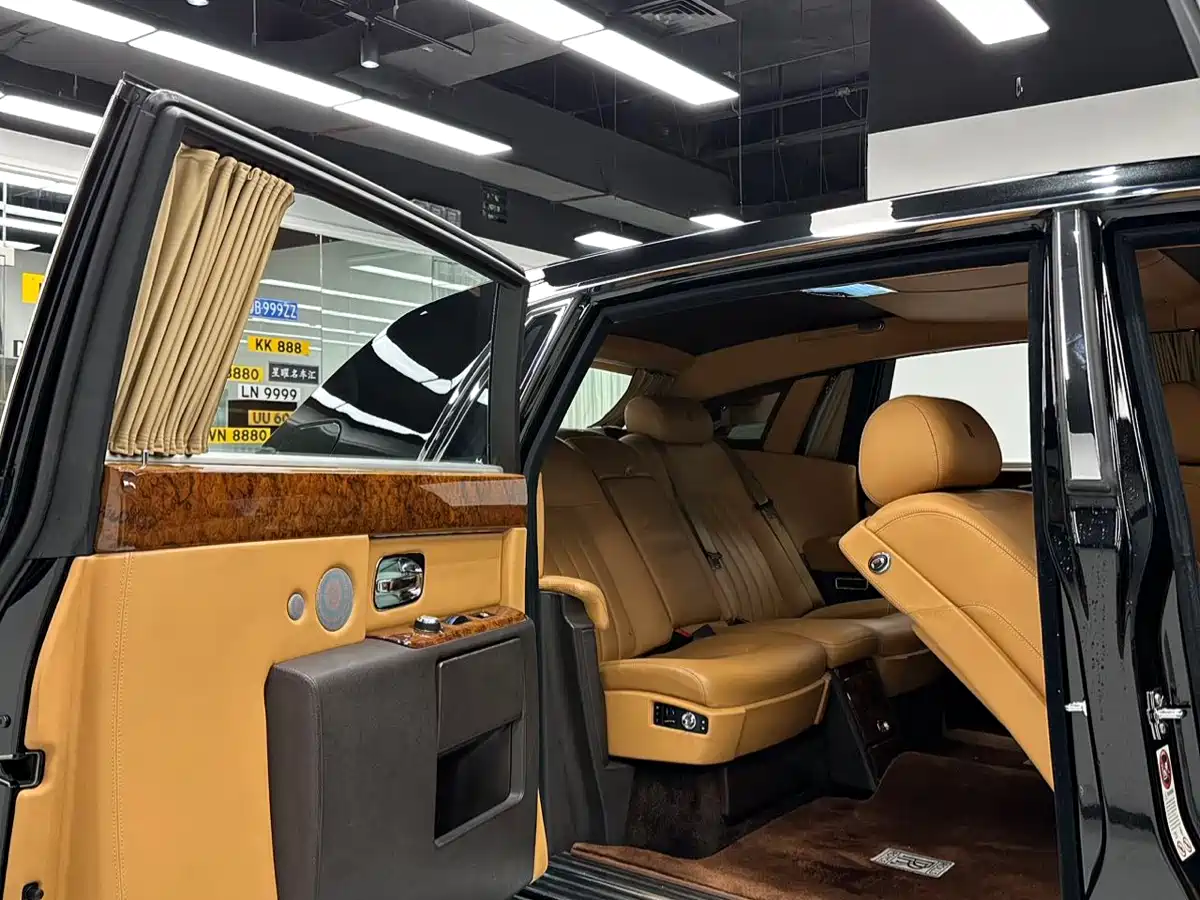 Rolls-Royce Phantom 2006 6.7L Extended Wheelbase EWB фото 5