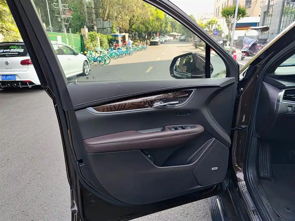 Cadillac XT6 2020 28T 6-Seater 4WD Luxury Model фото 6