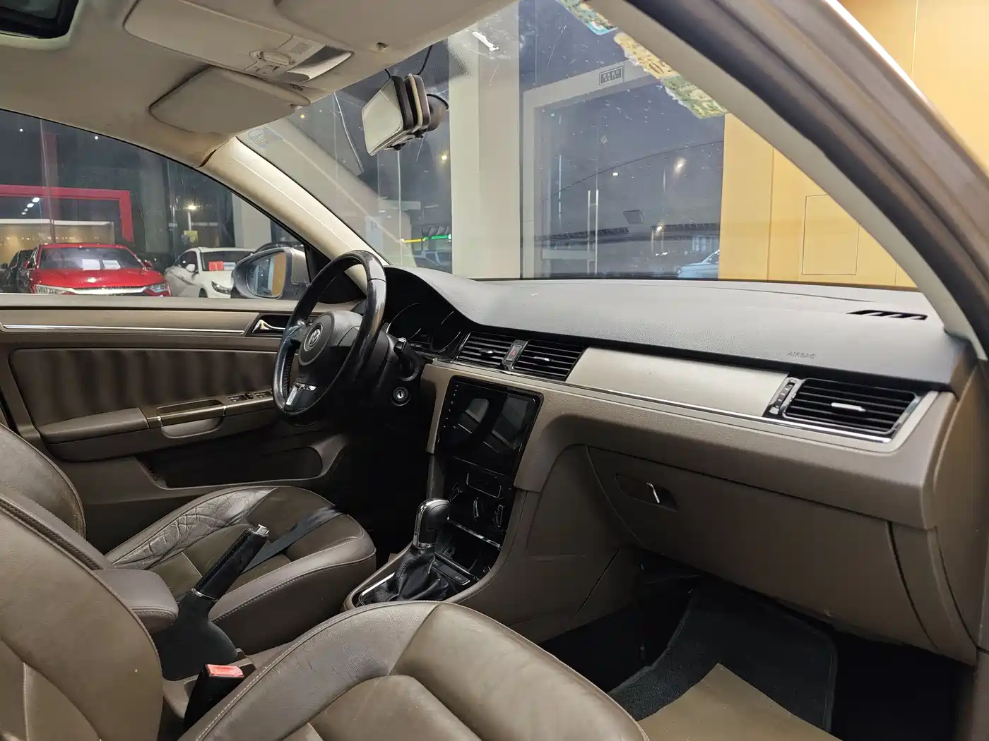 Volkswagen Bora 2014 1.6L Automatic Comfort Edition фото 30
