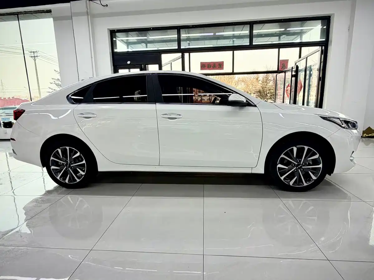 Kia K3 2021 1.5L CVT Fashion Edition фото 7