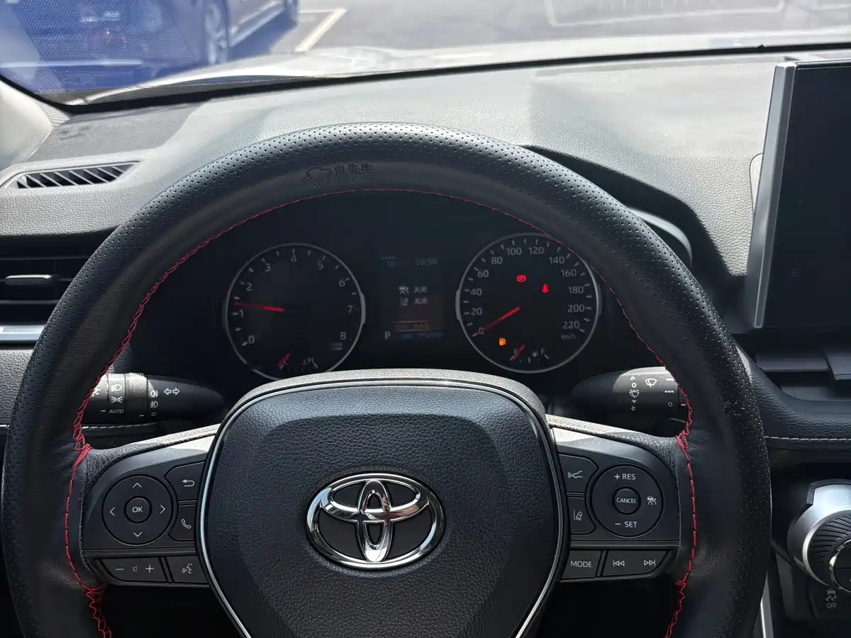 Toyota Wildlander 2021 2.0L CVT 2WD Luxury Edition фото 10