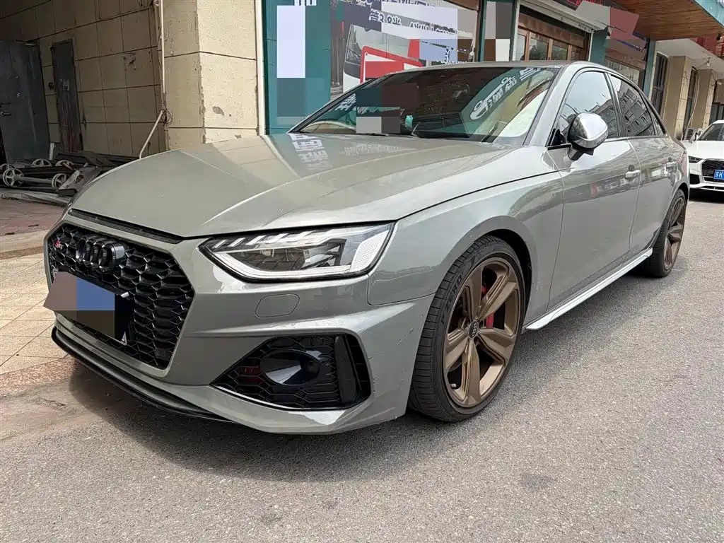 AUDI S4