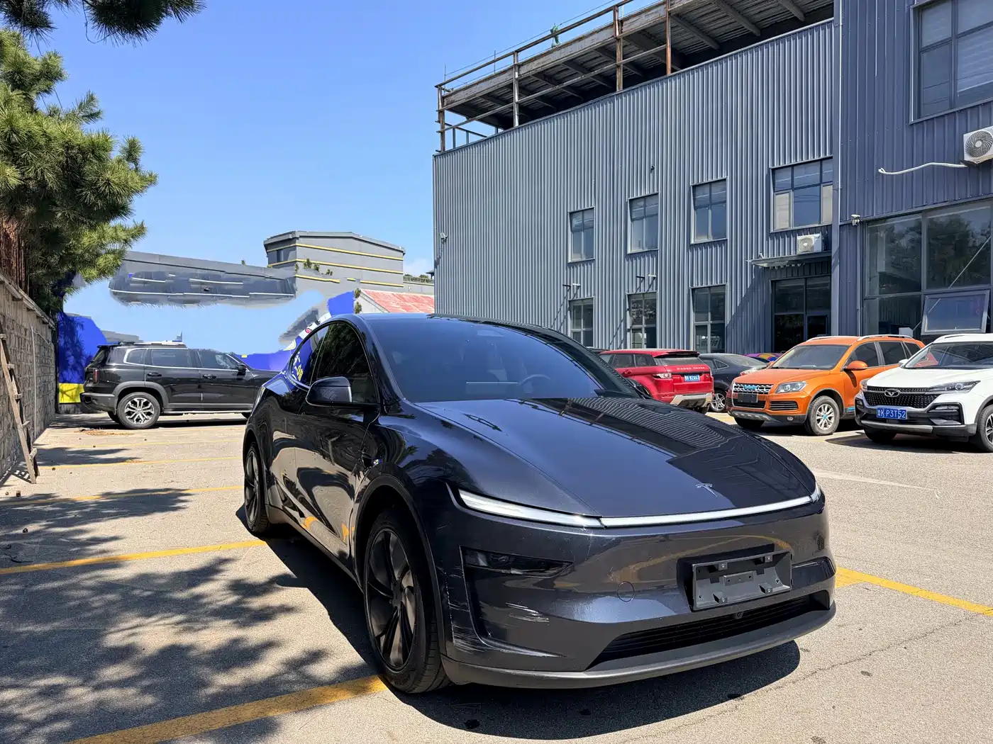 TESLA MODEL Y