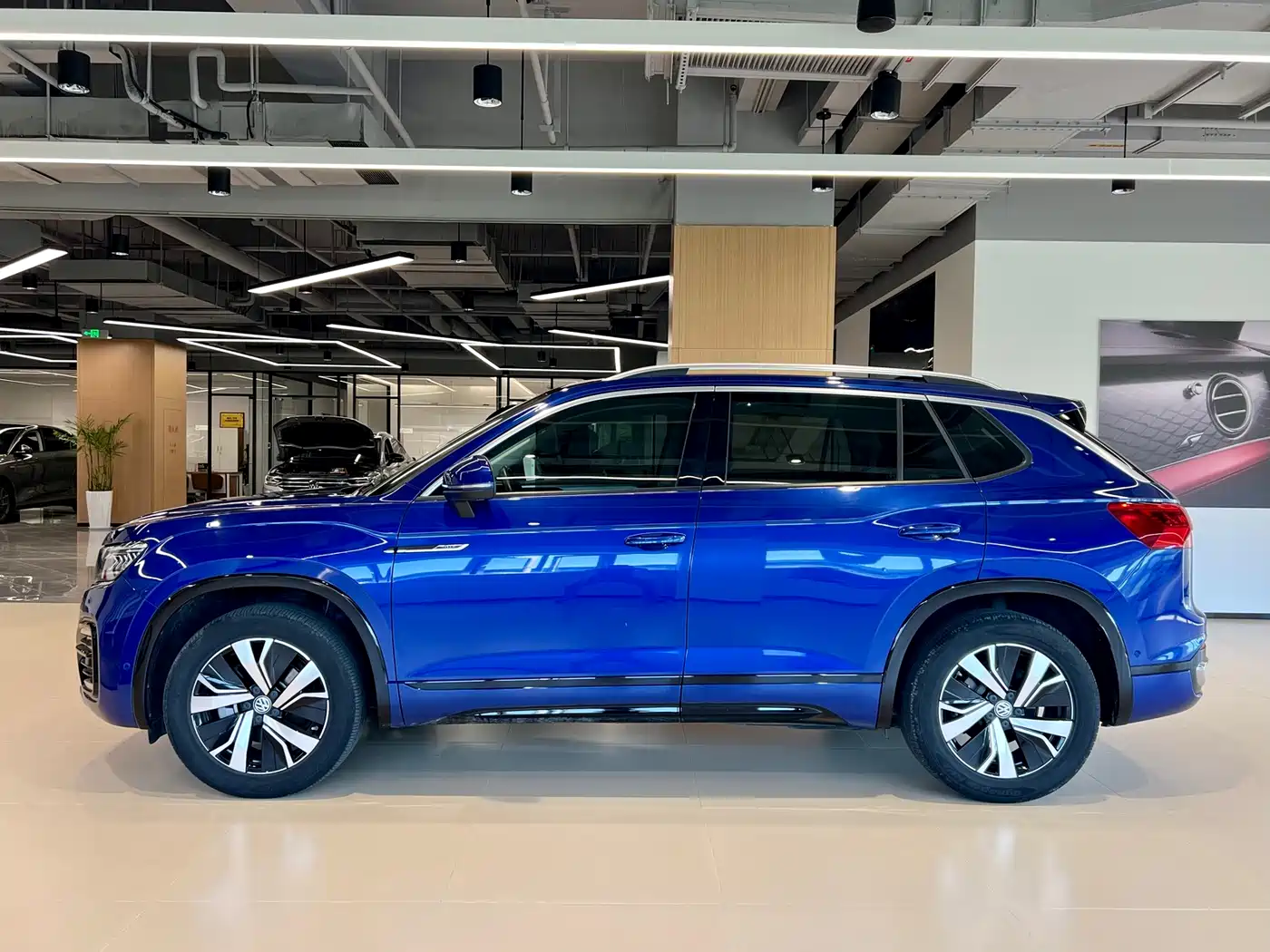 Volkswagen Tayron GTE Plug-in Hybrid 2020 1.4T Premium фото 3