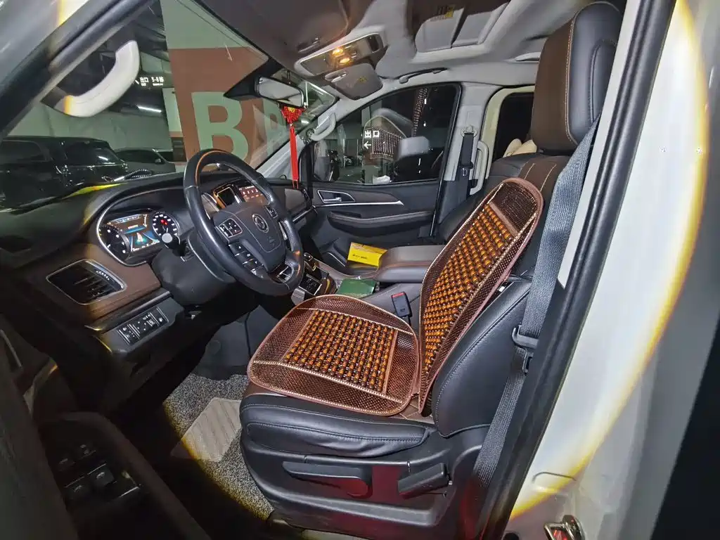 Dongfeng Fengxing Fengxing M7 2023 2022 Noble Series 2.0T Automatic Duke Edition